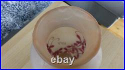LEGRAS Vase ovoïde de la Série RUBIS Gravé à l'acide Modèle Sully Signé