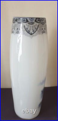 LEGRAS, grand et rare vase en opaline, décor Delft, série CERES