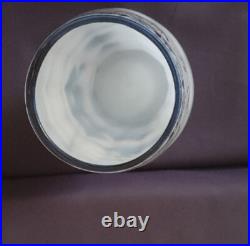 LEGRAS, grand et rare vase en opaline, décor Delft, série CERES