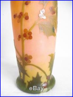 LEGRAS, grand vase multicouche, décor de houx