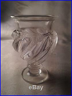Lalique France! Tres Beau Petit Vase Avec Decor Vegetal Torsade