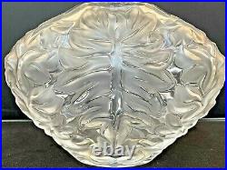 Lalique France Vase modèle coeur en cristal signé Lalique France
