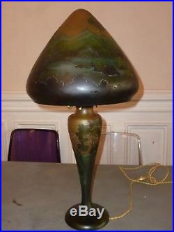 Lampe champignon en verre multicouche signé Gallé pate de verre Gallé