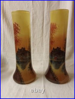 Legras Paire de grand vase en verre soufflé peint d'un paysage Village