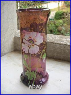 Legras Très joli vase à col hexagonal en verre émaillé de pavots sur fond prune