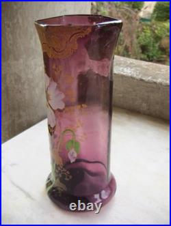 Legras Très joli vase à col hexagonal en verre émaillé de pavots sur fond prune