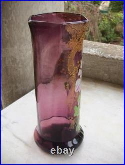 Legras Très joli vase à col hexagonal en verre émaillé de pavots sur fond prune