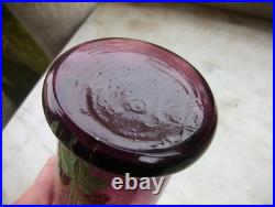 Legras Très joli vase à col hexagonal en verre émaillé de pavots sur fond prune