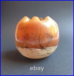 Legras Vase en verre Boule à col pincé Couché de soleil en forêt enneigée Legras Vase en verre Boule à col pincé Couché de soleil en forêt enneigée
