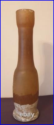 Legras, joli vase tulipier à long col orangé/brun, décor émaillé d'1 paysanne