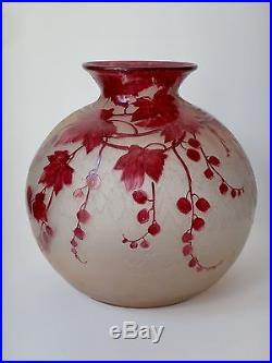 Legras vase Rubis Lisieux à fond givré décoré à l'acide d'émaux de fleurs