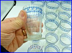 Lot de 18 verres anciens à décor émaillé Lot de 18 verres anciens à décor émaillé