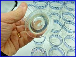 Lot de 18 verres anciens à décor émaillé