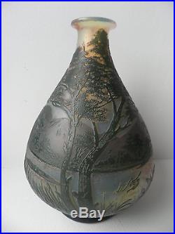 MAGNIFIQUE VASE EN PATE DE VERRE signé DEVEZ