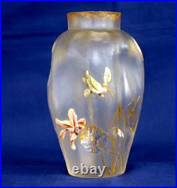MONTJOYE LEGRAS Vase Fond Givré Décor Emaillé de Cyclamens Epoque vers 1900