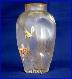 MONTJOYE LEGRAS Vase Fond Givré Décor Emaillé de Cyclamens Epoque vers 1900