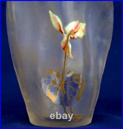 MONTJOYE LEGRAS Vase Fond Givré Décor Emaillé de Cyclamens Epoque vers 1900