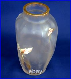 MONTJOYE LEGRAS Vase Fond Givré Décor Emaillé de Cyclamens Epoque vers 1900