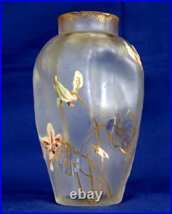 MONTJOYE LEGRAS Vase Fond Givré Décor Emaillé de Cyclamens Epoque vers 1900