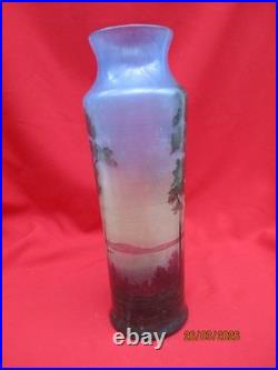 MULLER Frères Lunéville Grand vase 350mm à décor d'un paysage lacustre signé