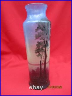 MULLER Frères Lunéville Grand vase 350mm à décor d'un paysage lacustre signé