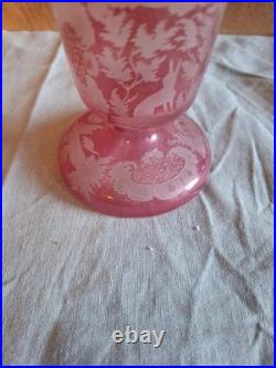 Magnifique Ancien Vase rose décor animalier / chasse Cristal de Bohème