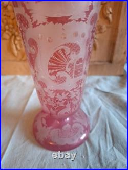Magnifique Ancien Vase rose décor animalier / chasse Cristal de Bohème