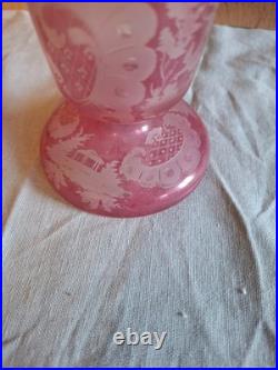 Magnifique Ancien Vase rose décor animalier / chasse Cristal de Bohème