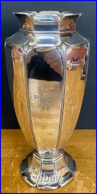 Magnifique soliflore ou vase de marque inconnue mais réalisé par une orfèvrerie Magnifique soliflore ou vase de marque inconnue mais réalisé par une orfèvrerie