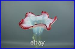 Magnifique vase soliflore-coupelle en verre opalescent, très beau travail XX ème