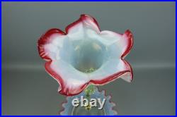 Magnifique vase soliflore-coupelle en verre opalescent, très beau travail XX ème