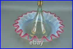 Magnifique vase soliflore-coupelle en verre opalescent, très beau travail XX ème