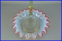 Magnifique vase soliflore-coupelle en verre opalescent, très beau travail XX ème