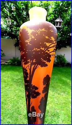 Monumental vase Galle, paysage forestier, 50 cm, parfait, era daum 1900
