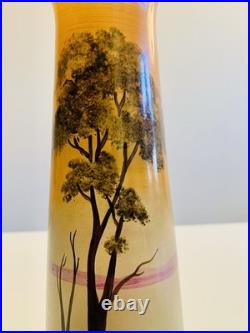 Muller Frères, Lunéville. Vase à décor peint d'un Paysage Lacustre