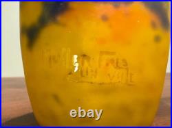 Muller et Freres Ancien vase en verre marmoréen
