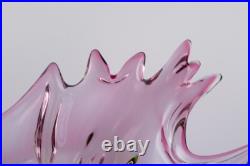 Murano, Italie, bol ondulé colossal en verre d'art vert et violet. 1970s