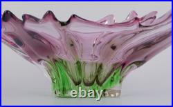 Murano, Italie, bol ondulé colossal en verre d'art vert et violet. 1970s