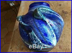 Novaro Jean-Claude. Parfait. Vase boule en verre soufflé irisé. 1989. XXe siècle