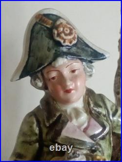 Paire Soliflore ancien Scène de genre romantique dans le goût du XVIIIe