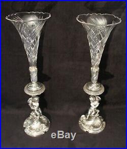 Paire de soliflores aux puttis en cristal et bronze de Victor Saglier XIX siècle