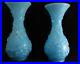 Paire-de-vase-en-opaline-savonneuse-bleue-Baccarat-a-guirlande-en-spirale-1865-01-oj