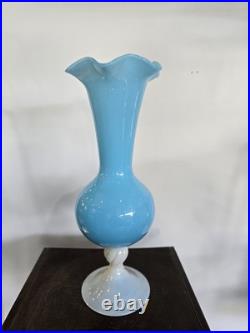 Paire de vase en verre soufflé bleu opalin H. 35 cm