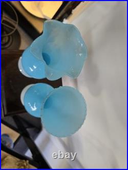Paire de vase en verre soufflé bleu opalin H. 35 cm
