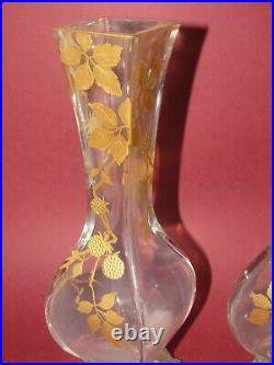 Paire de vases Baccarat en cristal émaillé or 19ème modèle ART NOUVEAU