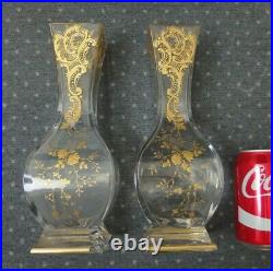 Paire de vases Baccarat en cristal émaillé or 19ème modèle Louis XV rocaille