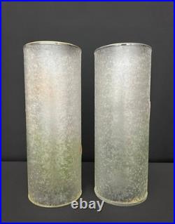 Paire de vases Baccarat en verre givré, décor d'iris émaillés