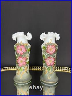 Paire de vases Bristol en opaline peinte