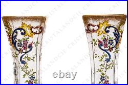 Paire de vases émaillés Art Nouveau par Baccarat. Pair of enameled Art Nouveau