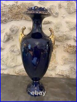 Paire de vases/urnes en céramique bleu cobalt par Joseph Strnact DLG SEVRES